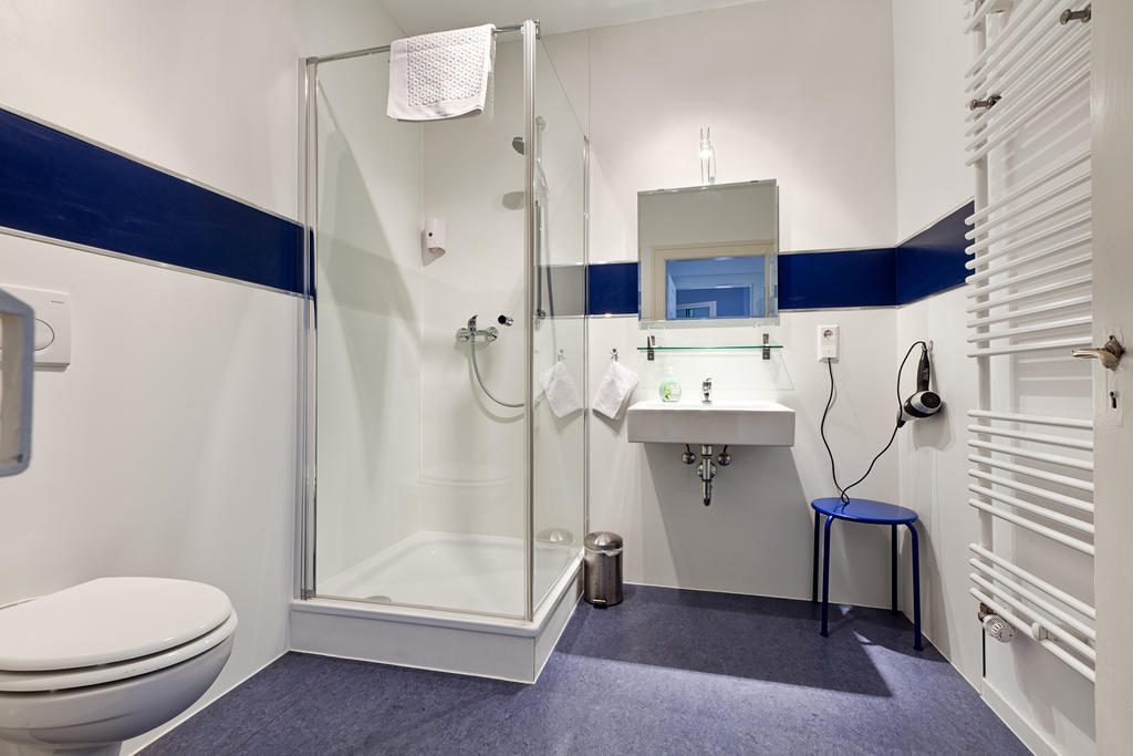 Pensionsieben Das Andere Hotel Леррах Номер фото