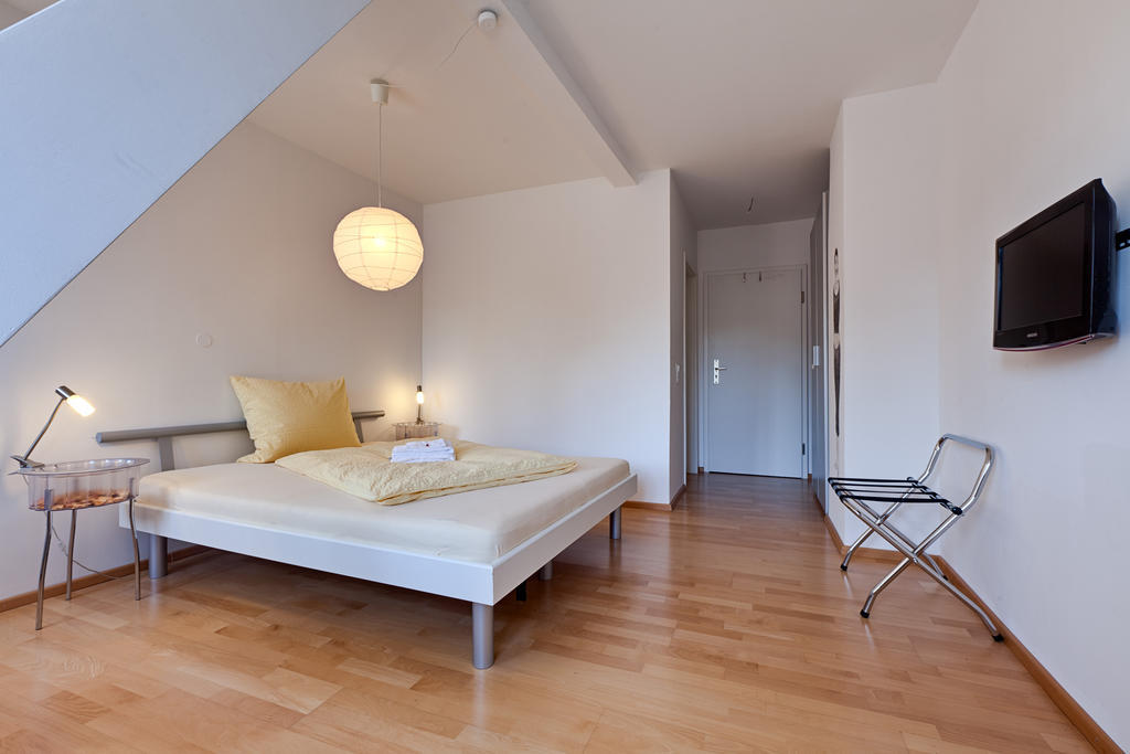 Pensionsieben Das Andere Hotel Леррах Номер фото