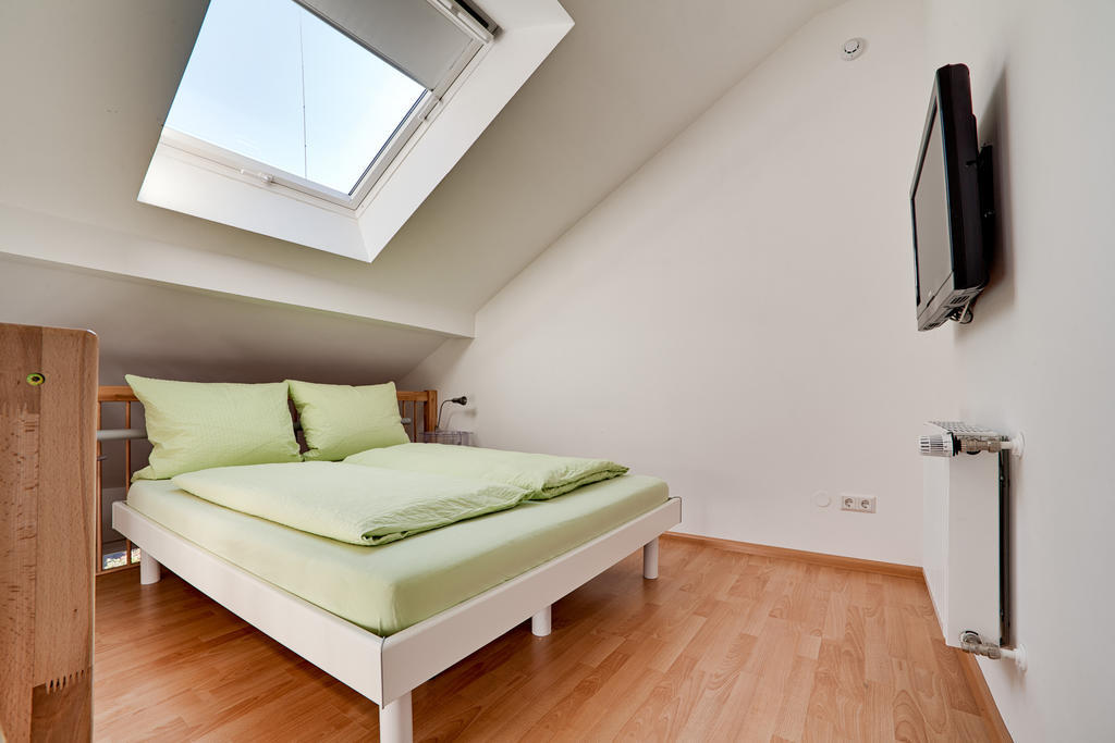 Pensionsieben Das Andere Hotel Леррах Номер фото